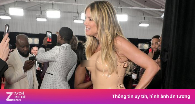 Heidi Klum mặc đồ quá táo bạo