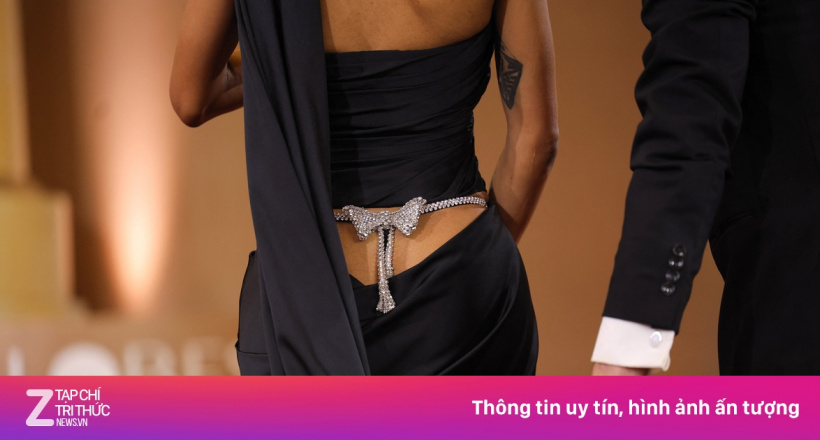 Váy khoe nội y dây ở Quả cầu Vàng 2026