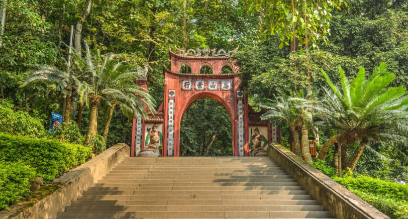 Đền Hùng: Xuân sang hướng về Đất Tổ