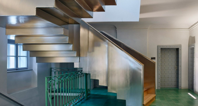 Silver House: Vọng âm của di sản