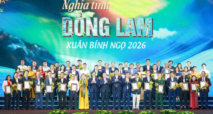 Nghĩa tình Dòng Lam – Gắn kết yêu thương đón Xuân Bính Ngọ