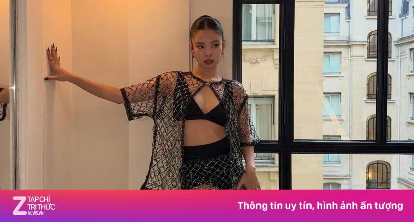 Jennie mặc hở bạo