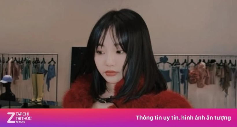 Kimberley check-in TP.HCM cùng cầu thủ Việt Kiều