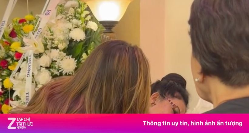 Mẹ Kasim Hoàng Vũ khóc ngất trước linh cữu con