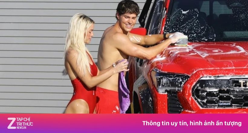 Hậu trường nóng bỏng của 'Baywatch'