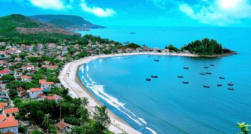 Hành trình về cội nguồn du lịch tâm linh và trải nghiệm hấp dẫn tại biển Quỳnh