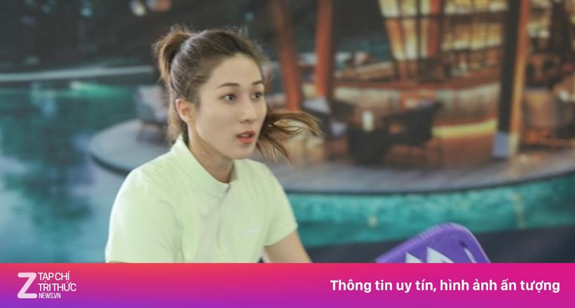 Chung Gia Hân chơi pickleball khi du lịch Đà Nẵng