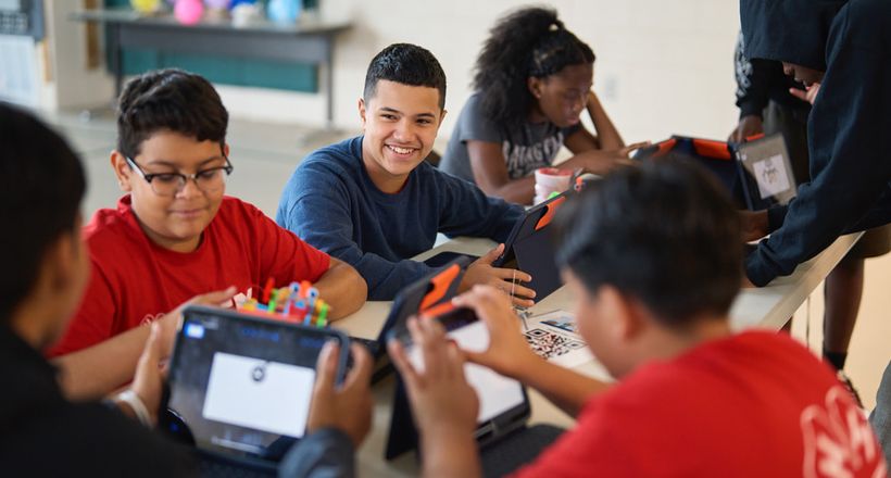 Apple và 4-H giúp thế hệ học viên mới được tiếp cận với công nghệ