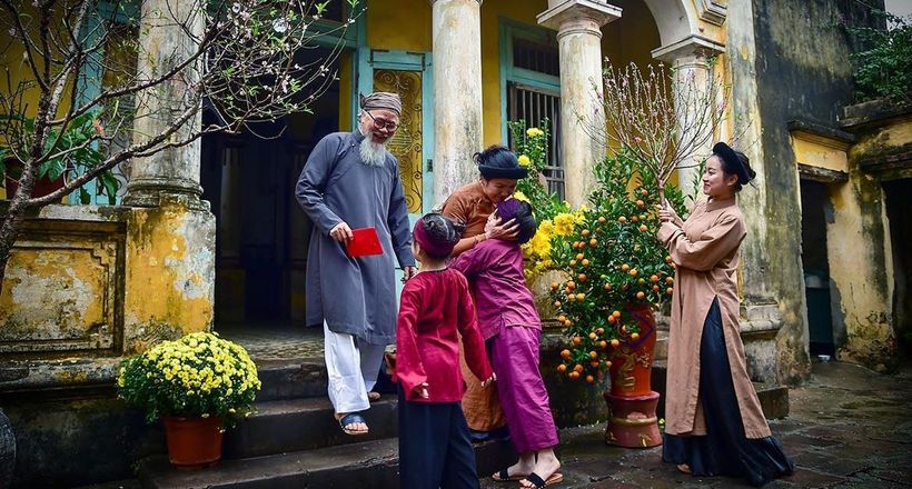 Chuyện xông đất: Duyên may đầu năm