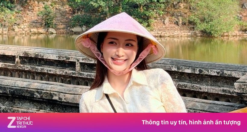 Hòa Minzy cùng bạn trai du lịch Huế