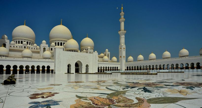 Thánh đường Sheikh Zayed: Nơi nghệ thuật và tín ngưỡng hòa làm một