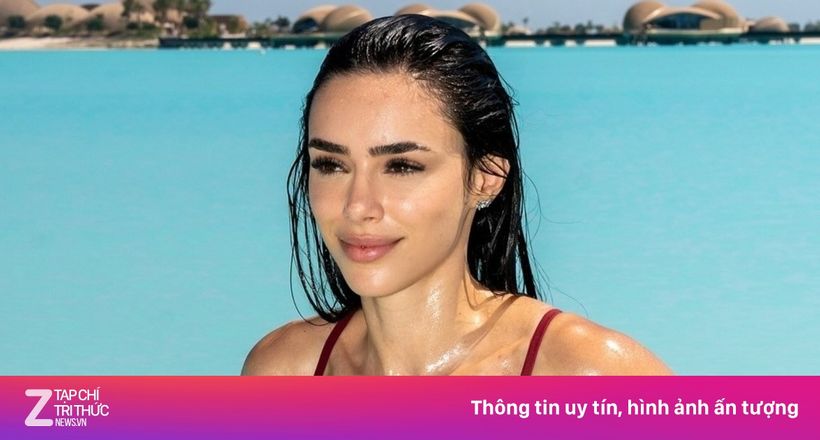 Phản ứng của bạn gái người mẫu khi Neymar dự World Cup