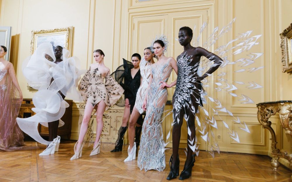 BST Van Herpen Couture Thu Đông 2023 lấy cảm hứng từ hệ sinh thái biển
