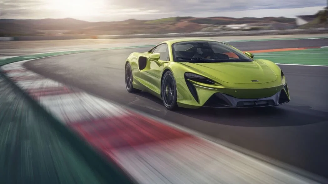 Siêu xe McLaren Artura hoãn lịch bán ra tới tháng 7/2022