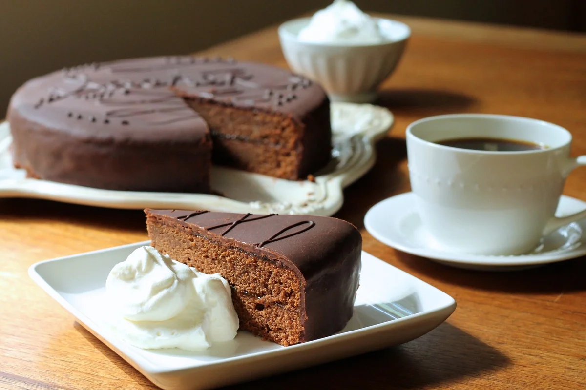 Bánh Sacher Torte