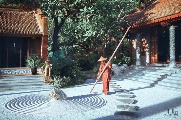 Ngôi chùa có khuôn viên rộng lớn. (Ảnh: Báo Hà Nam)