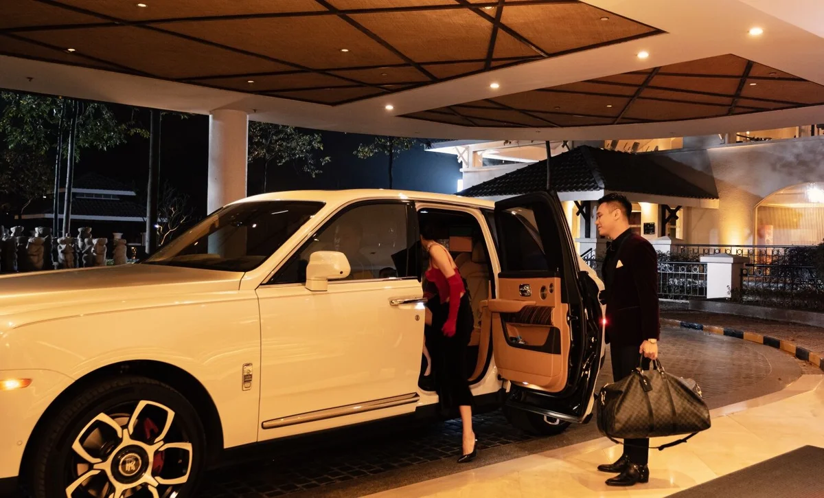 Siêu xe tiền tỷ được Khắc Việt sử dụng trong Mv mới