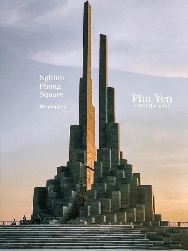 Tháp đôi Ghềnh Đá Đĩa