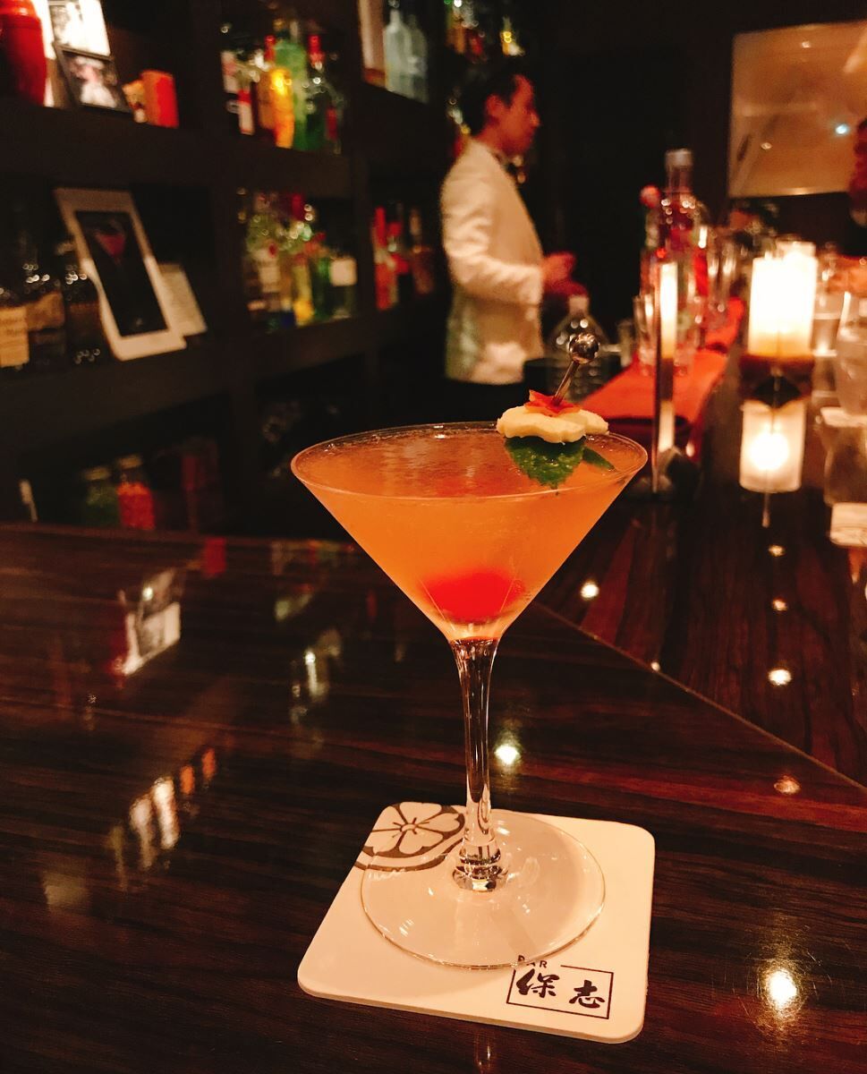 Cocktail bar