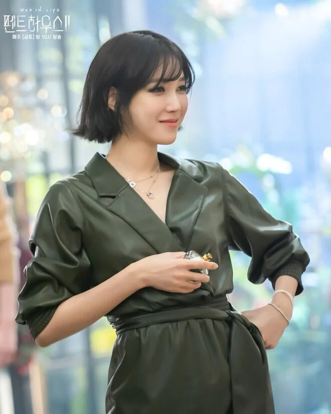 4 kiểu tóc ngắn hot nhất trong phim Hàn nửa đầu năm 2021: Toàn những kiểu giúp sang cả khuôn mặt - Ảnh 2.