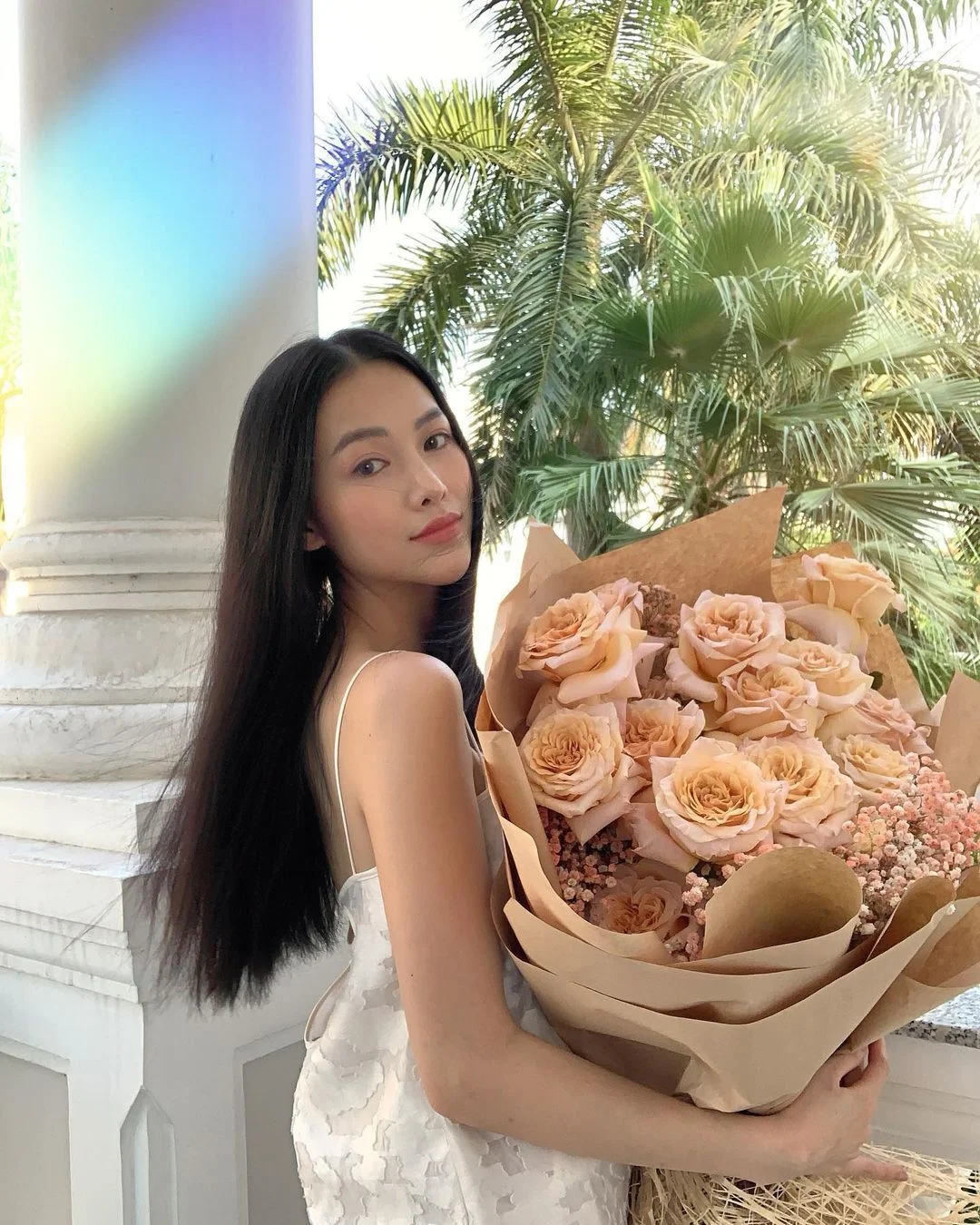 Mặc đẹp như Hoa hậu: HH Phương Khánh có 1001 kiểu váy áo bánh bèo, diện vào vừa sang, vừa sexy khó tả - Ảnh 1.