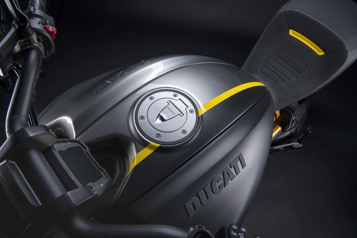 Siêu mô tô 2022 Ducati Diavel 1260 S-3