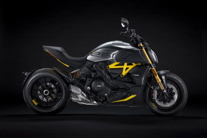 Ducati Diavel trình làng phiên bản đặc biệt, giá bán từ 24.395 USD