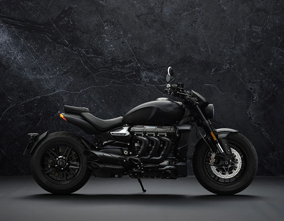 “Siêu xe” Triumph Rocket 3 R Black 2021 bản giới hạn sắp về Việt Nam-2