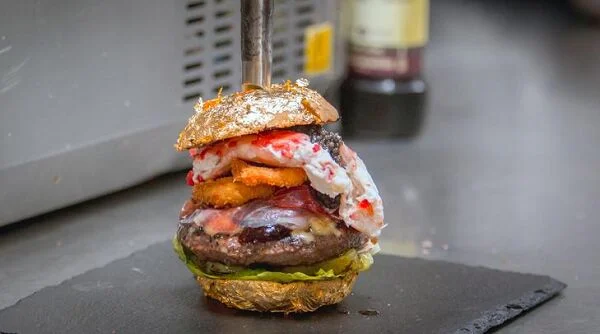 Chiếc burger đắt nhất thế giới có giá 6.000 USD-3
