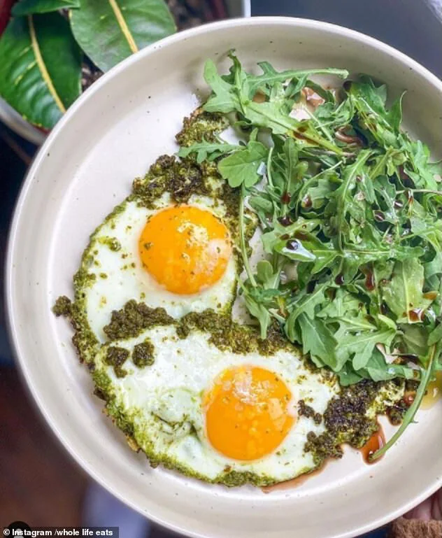 Pesto trứng gây sốt trên TikTok và Instagram-3