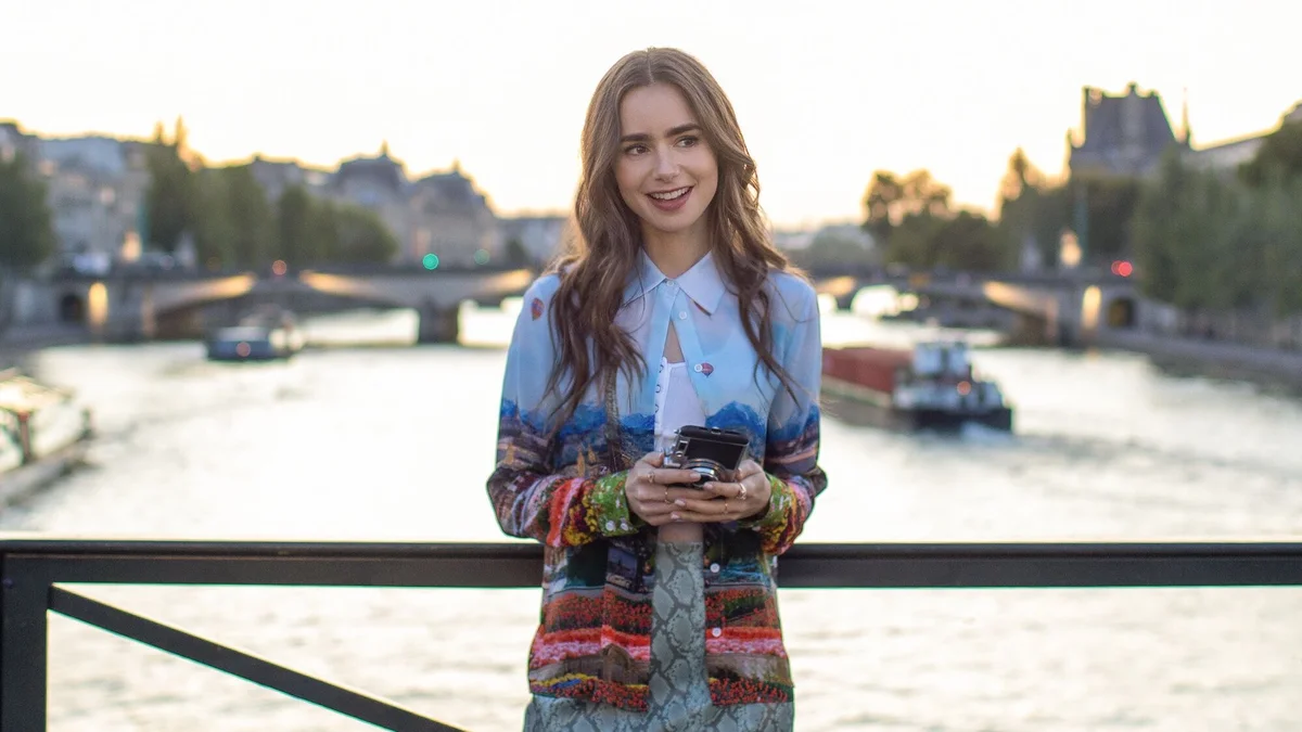 Emily In Paris mùa 2 - Cuộc sống chân thật hơn của cô nàng Emily tại Kinh đô thời trang-3