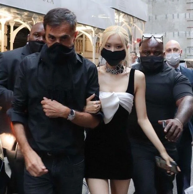 Rosé mặc lại váy cũ tham dự Met Gala 2021