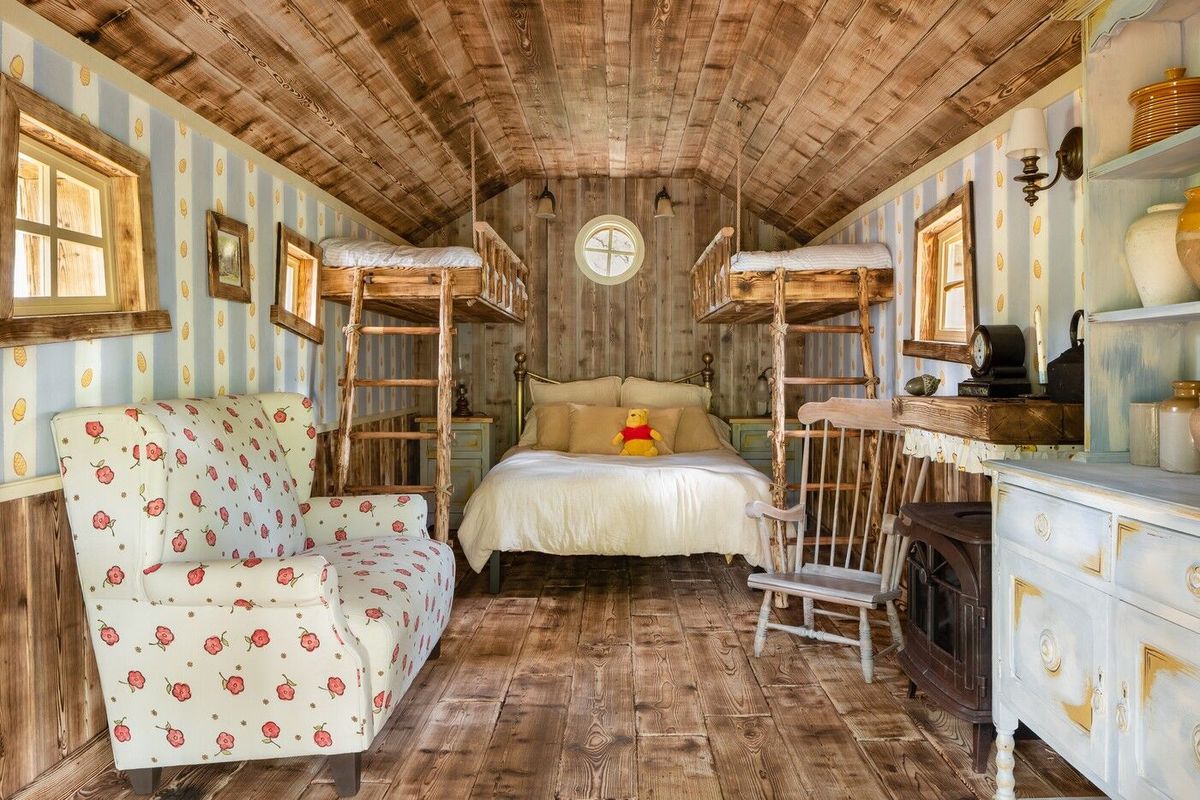 gấu pooh airbnb