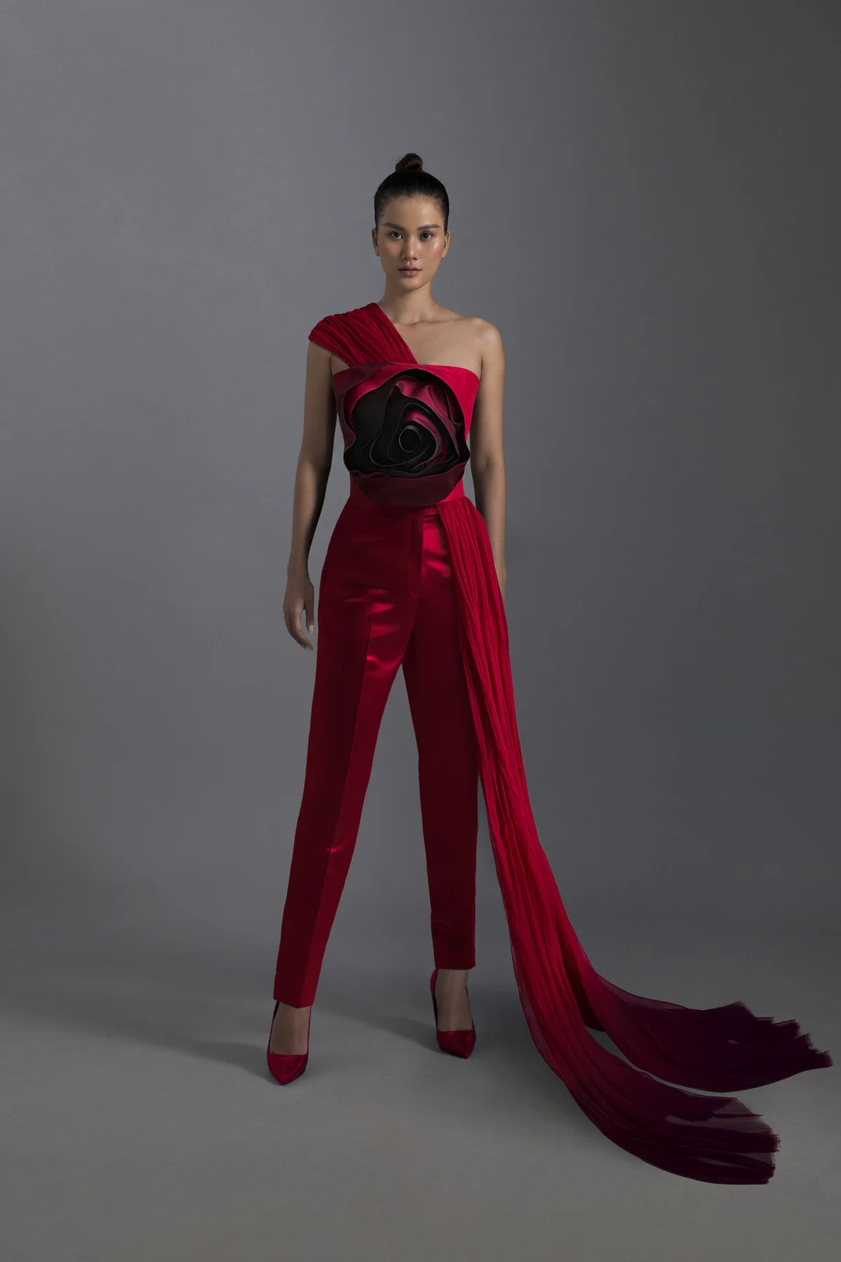 BST mới của NTK Trần Hùng gây ấn tượng tại London Fashion Week-9