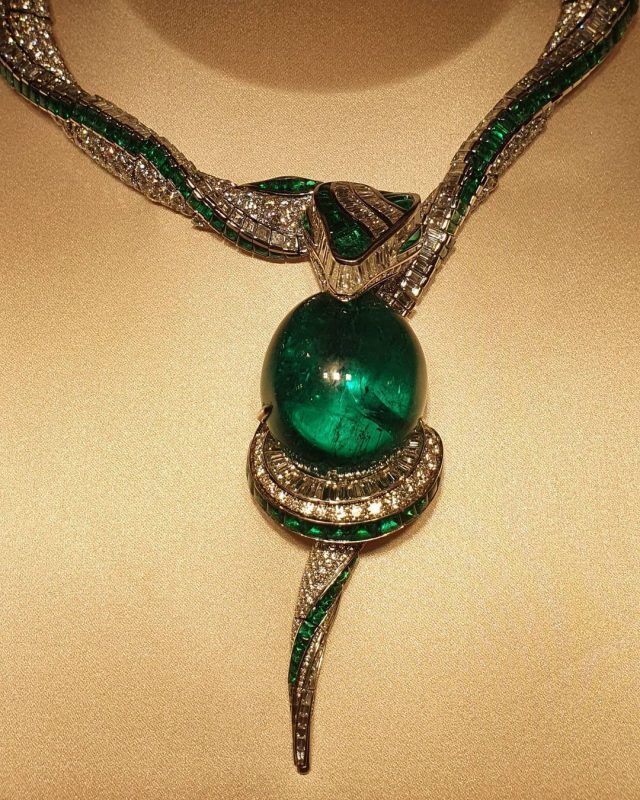 Bạn gái Người Nhện đeo ngọc lục bảo khổng lồ của Bulgari-2