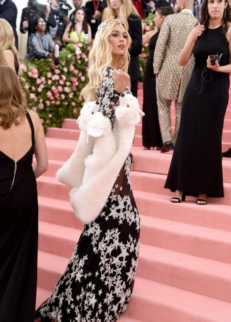 Những bộ cánh ấn tượng nhất lịch sử Met Gala-16