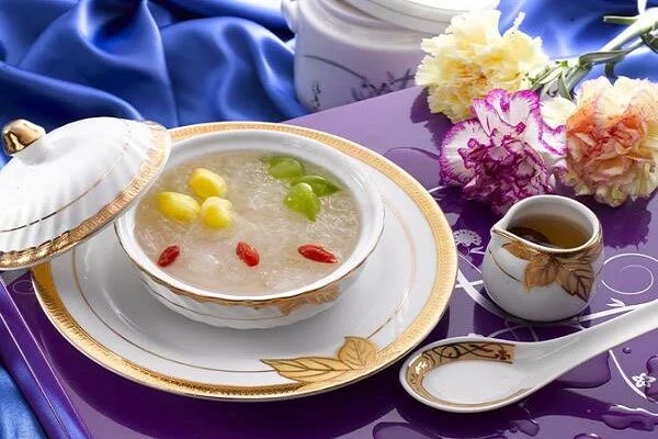 Khám phá các món ăn cung đình Huế