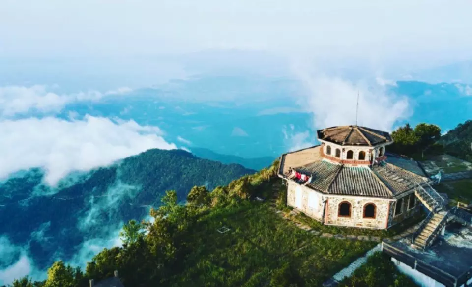 Tour Vườn Quốc Gia Bạch Mã: Hải Vọng Đài Và Thác Đỗ Quyên - KKday