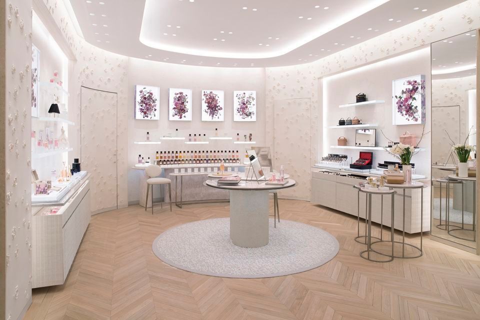 Dior 30 Montaigne Paris