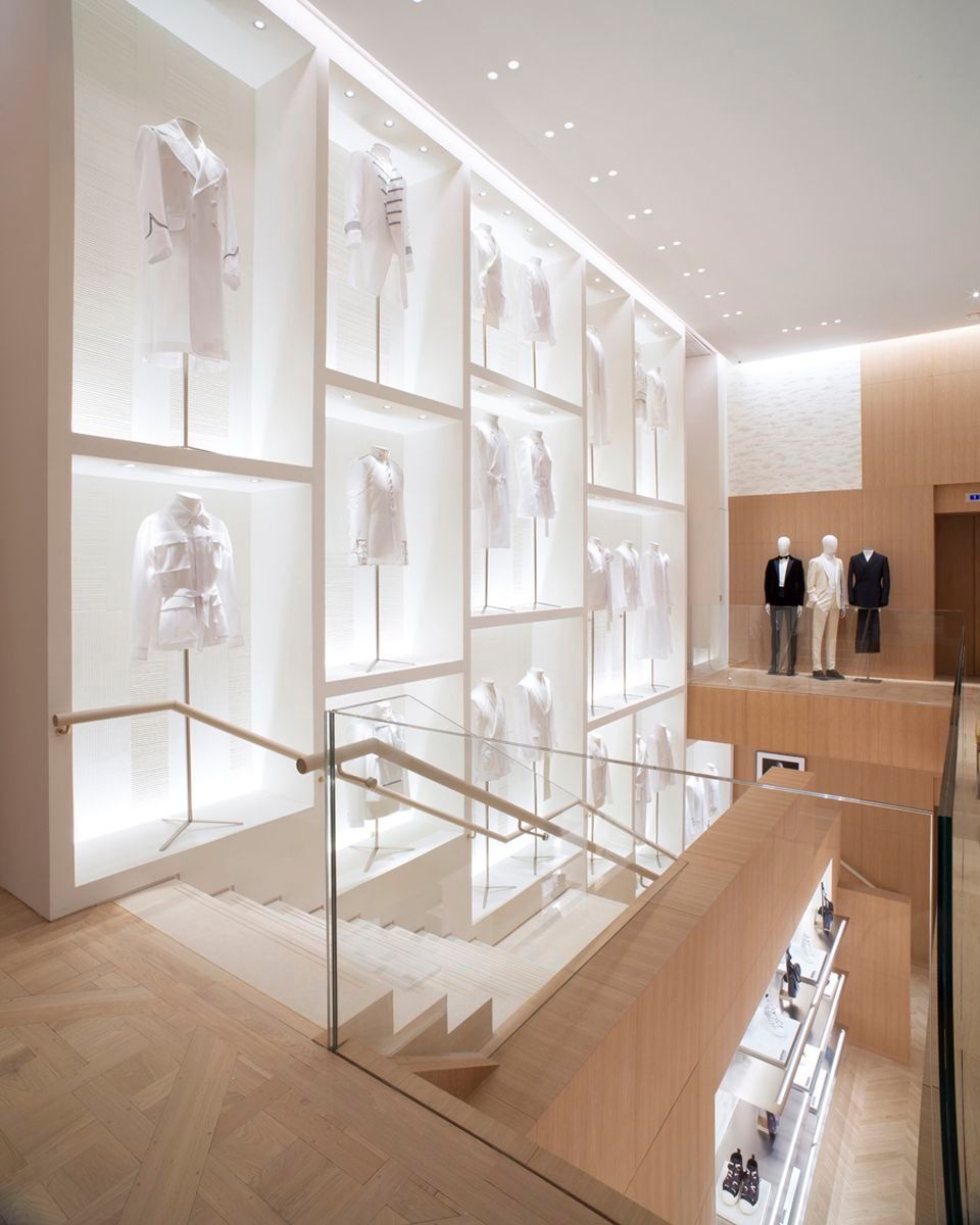 Dior 30 Montaigne Paris