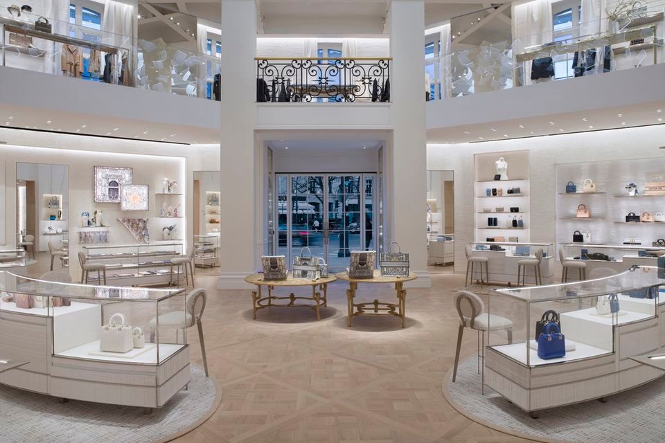 Dior 30 Montaigne Paris