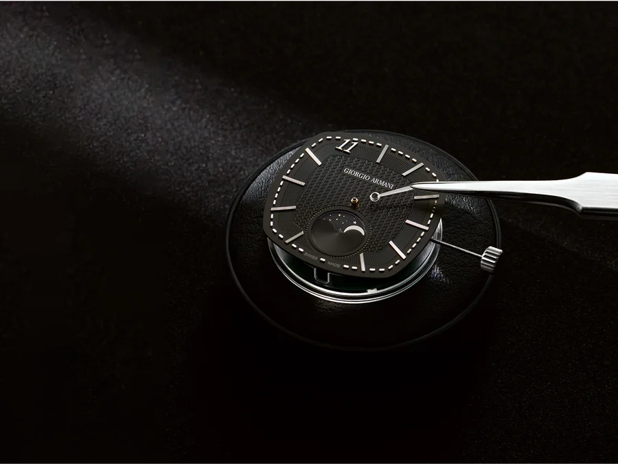 Giorgio Armani sản xuất đồng hồ