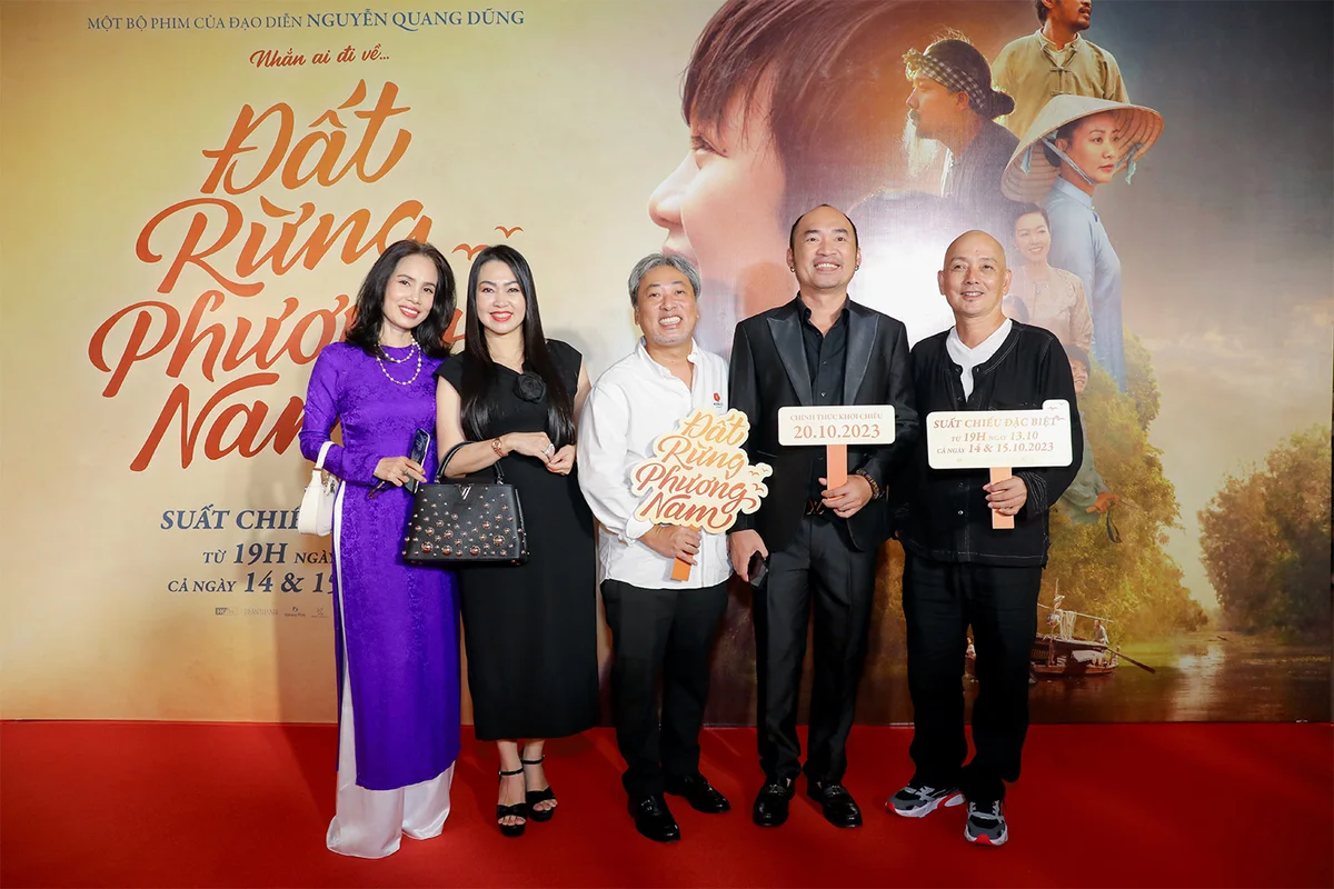 Harper's Bazaar_Hai thế hệ diễn viên hội ngộ tại premiere Đất Rừng Phương Nam_05