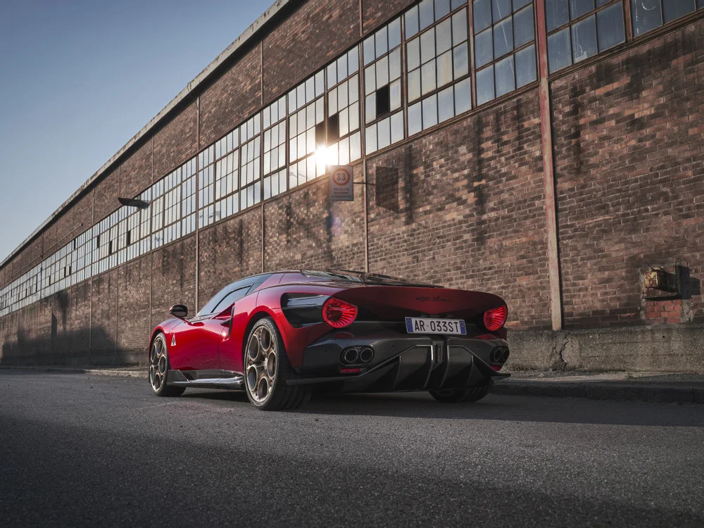 Alfa Romeo ra mắt siêu xe mới: 33 Stradale