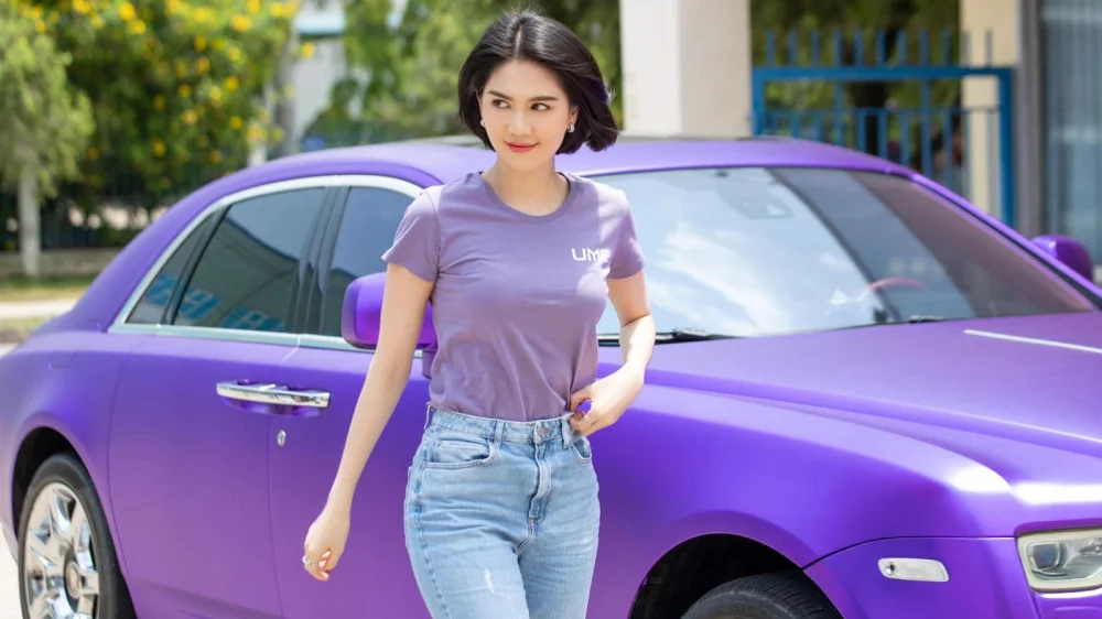 Rolls-Royce Ghost của Ngọc Trinh được mua với giá bao nhiêu?