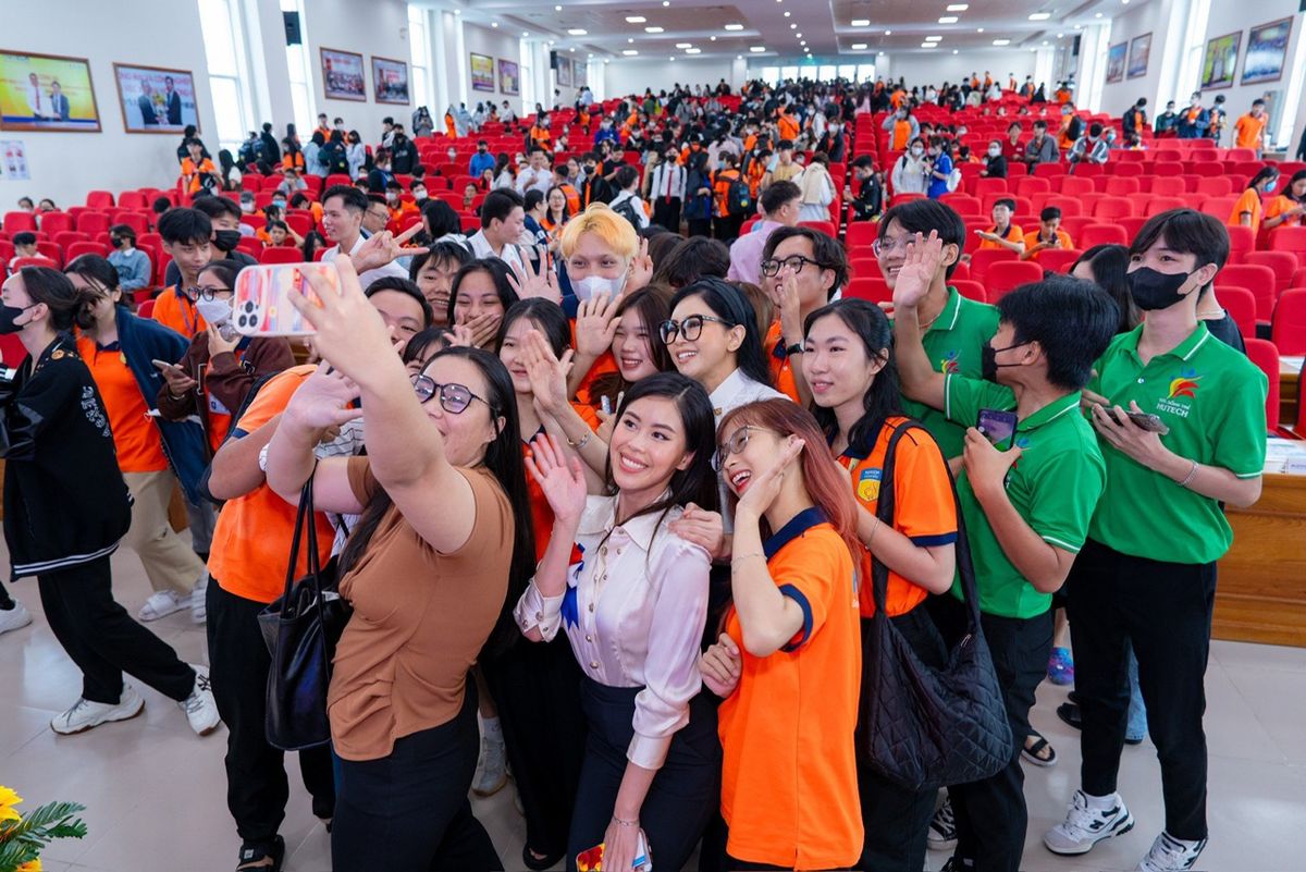 Doanh nhân Lê Hồng Thuỷ Tiên 