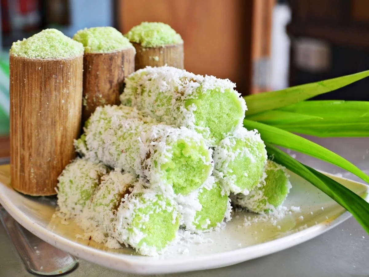 bánh-ống-lá-dứa-ivivu