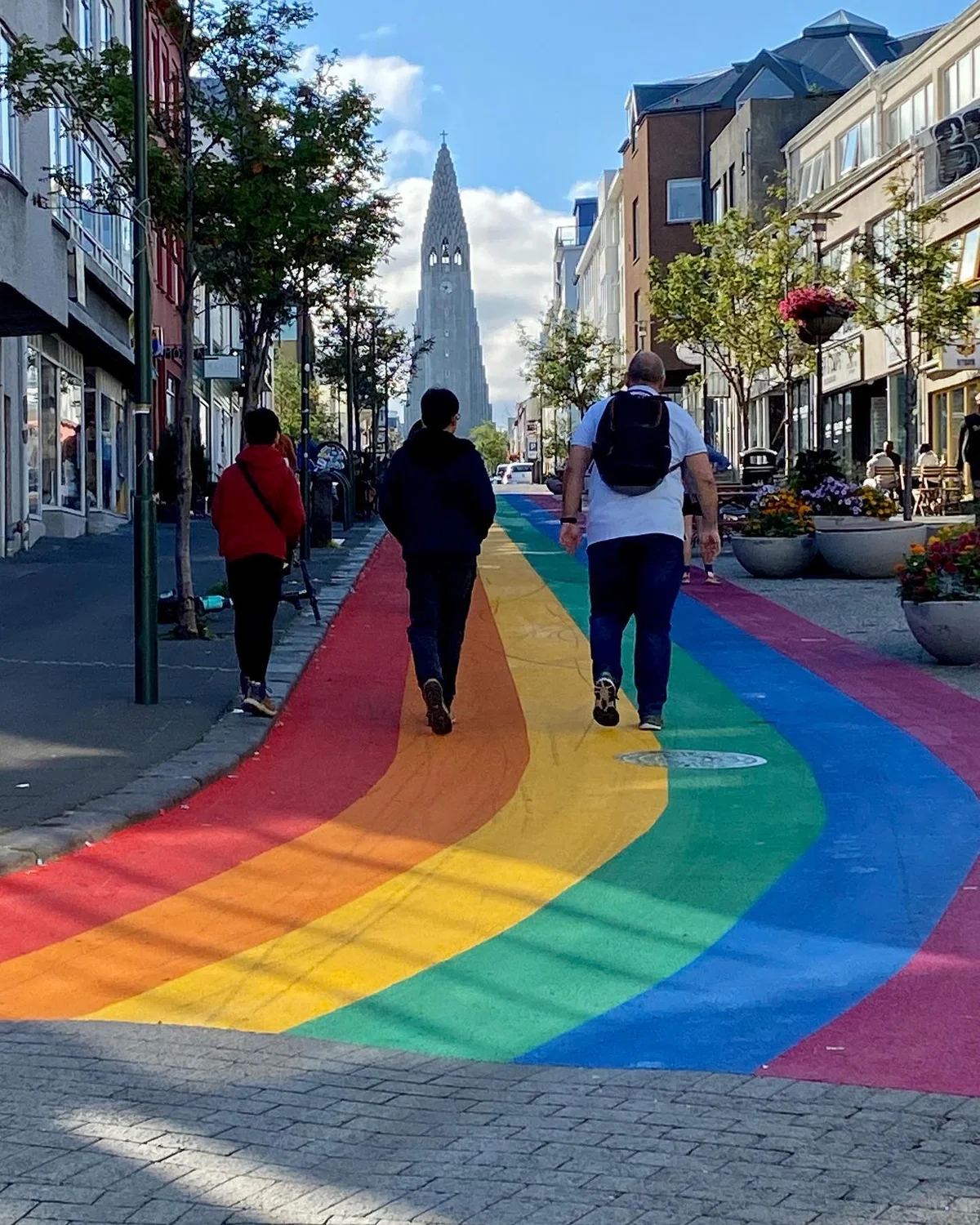 nhà-thờ-Hallgrimskirkja-ivivu-4