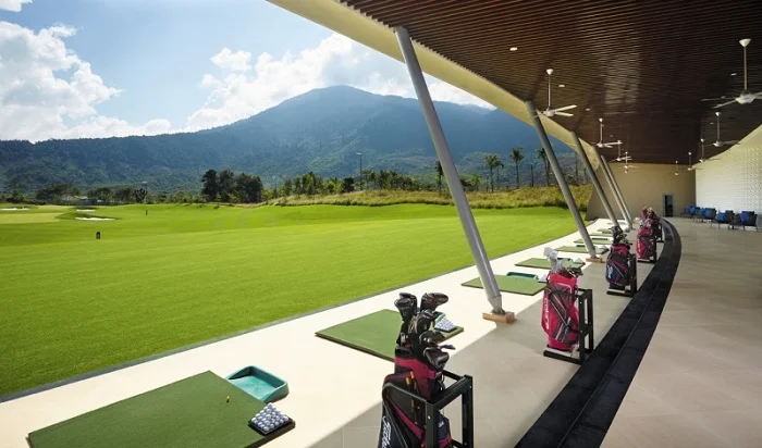 Sân golf tuyệt đẹp này được thiết kế bởi Colin Montgomerrie. Ảnh: Intergolf
