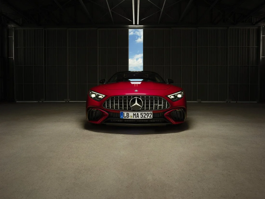 Trên các mẫu xe nhỏ gọn của Mercedes-AMG trước đây, động cơ M139 4 xi-lanh không có hệ thống tăng áp khí thải điện sẽ được đặt theo chiều ngang. Còn ở SL 43, động cơ M139 được đặt theo chiều dọc.